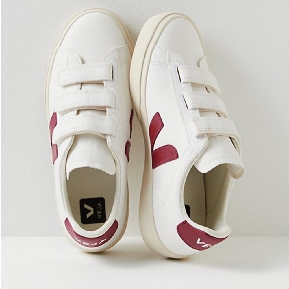 Veja Recife Chrome-Free Leather Sneaker Extra White/Marsala 38EU/7.5 US New